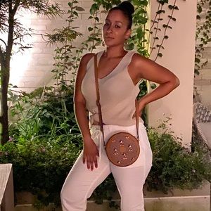 Meet your Posher, Iris